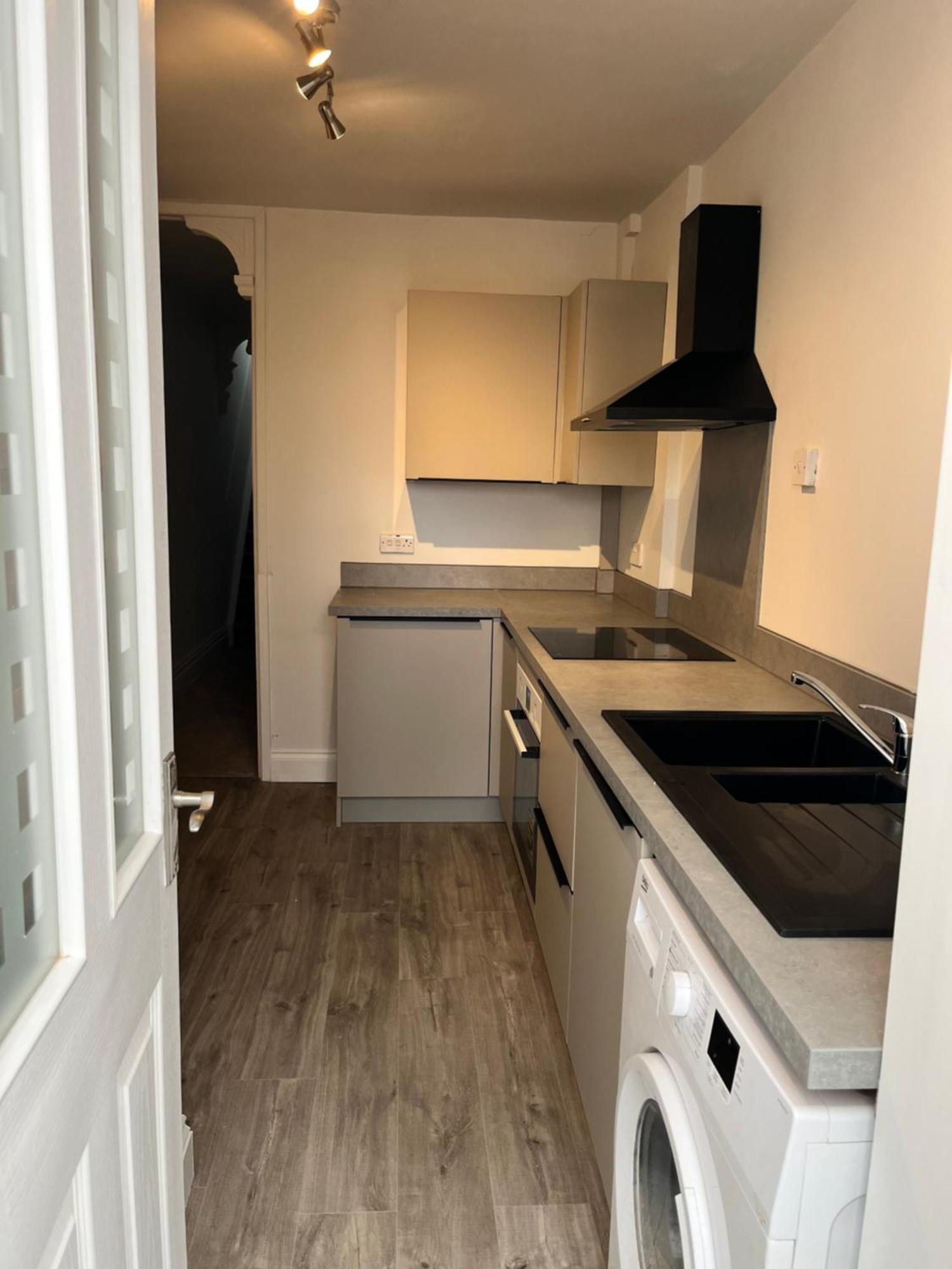 פורטסמות' Southsea Homestays - Three Bedroom Home, Sleeps 8 - With Garden & Hot Tub מראה חיצוני תמונה